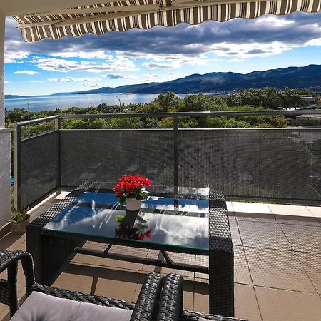 Apartment Leon - Sea View Rijeka Exterior foto